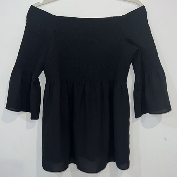 Aritzia Babaton black Grantland Smocked Off the Shoulder top sz Large - Picture 3 of 12